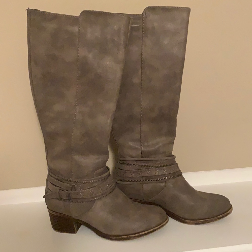 Tall boot